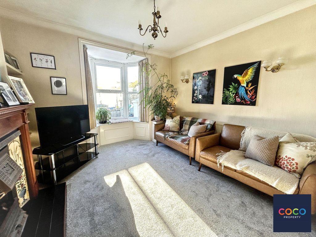 Property photo 3 of 21 Living Area