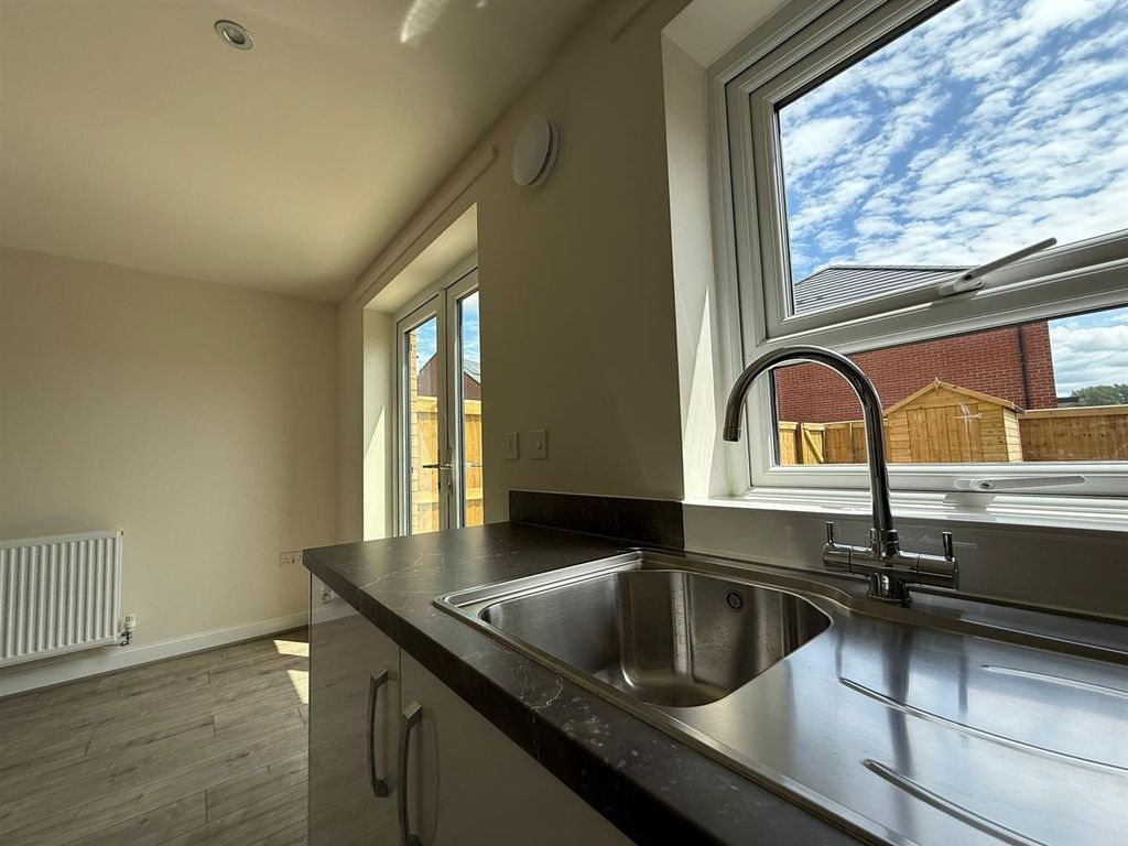 Property photo 2 of 9 A2d6F8cd-cccc-4B60-9E0A-B35c0B3B4Ab6.Jpg