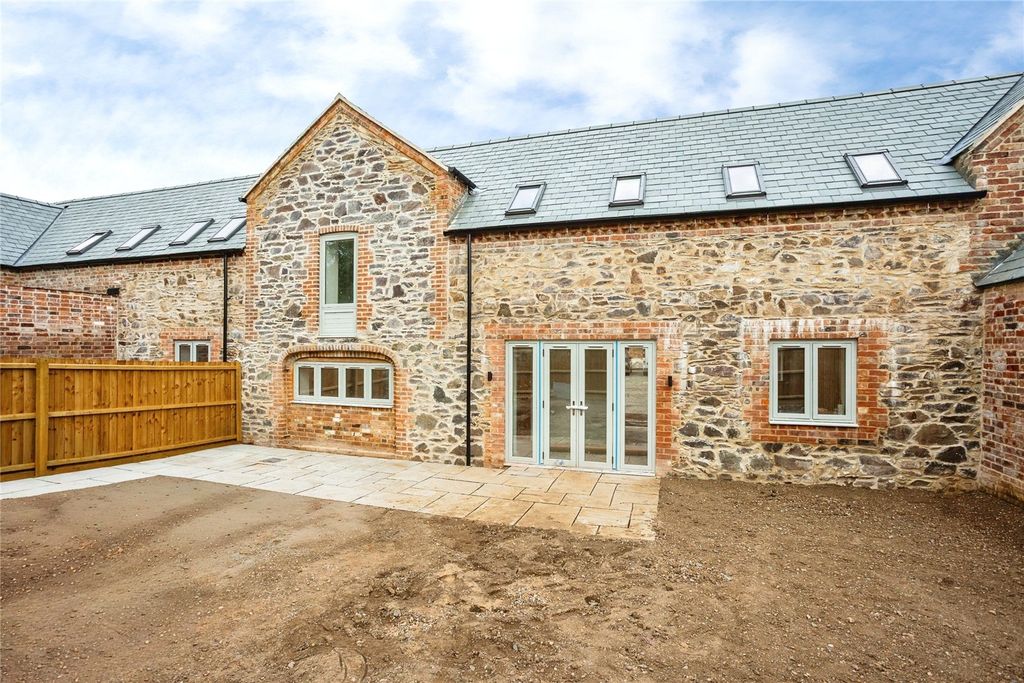 Property photo 3 of 11 Picture No. 17
