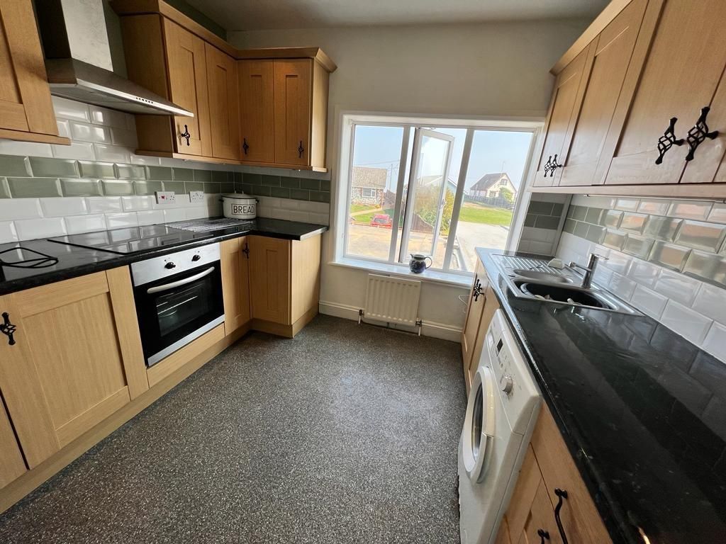 Property photo 2 of 9 Kitchen