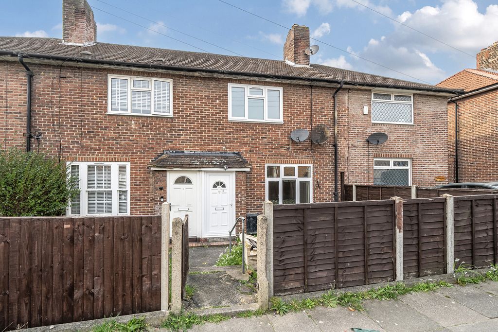 Property photo 1 of 17 External