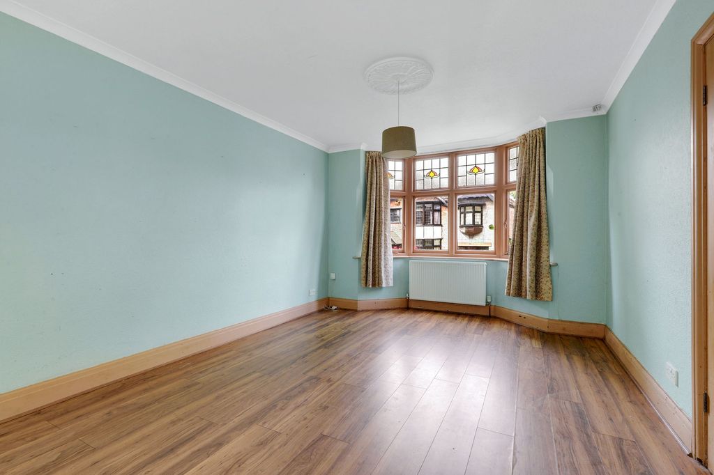 Property photo 3 of 18