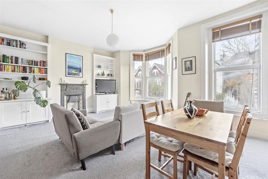 Property photo 3 of 8