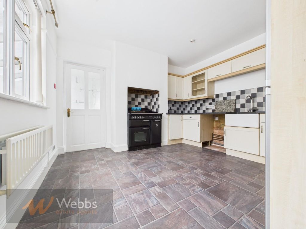 Property photo 3 of 28 Cam05244G0-Pr0120-Still020.Jpg