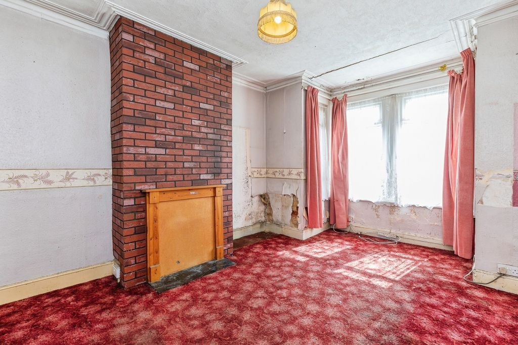 Property photo 2 of 22 Pbox-Img.Jpg