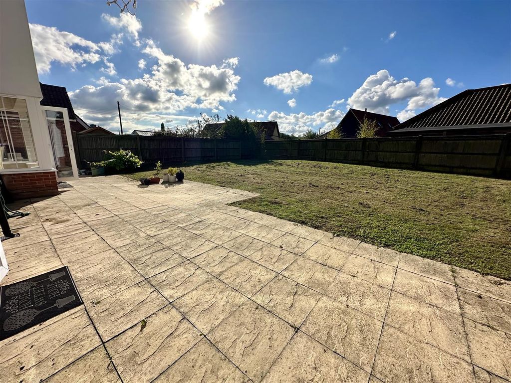 Property photo 2 of 13