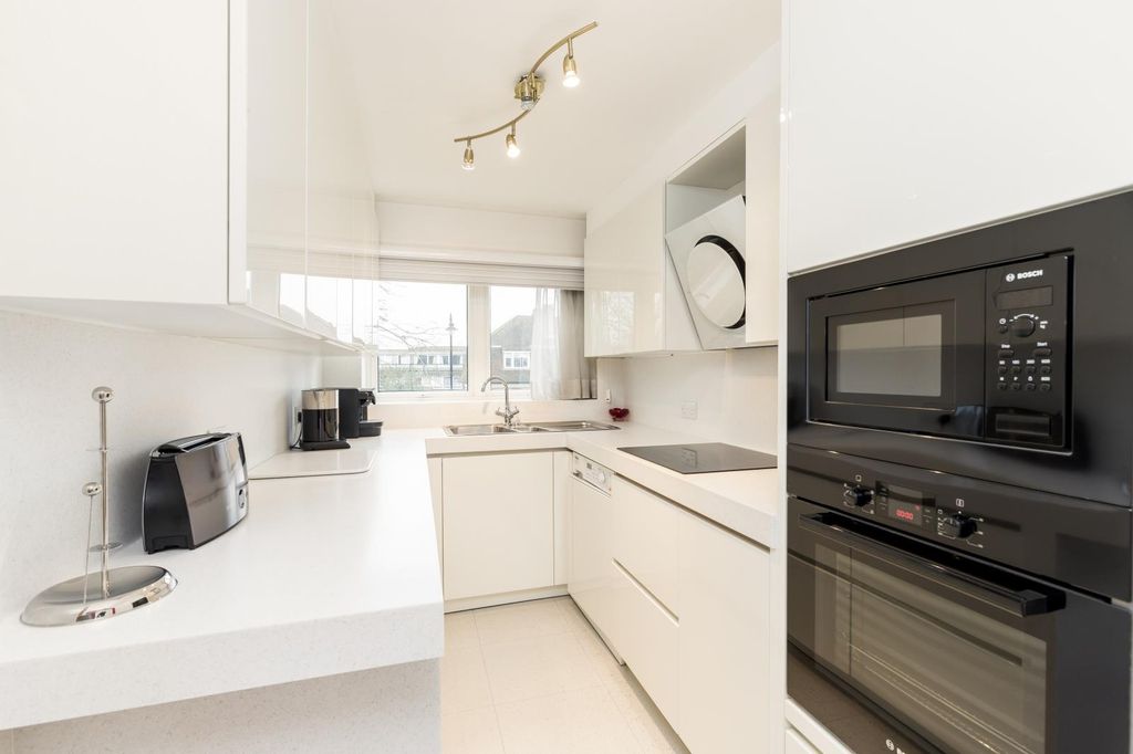 Property photo 2 of 7 Image