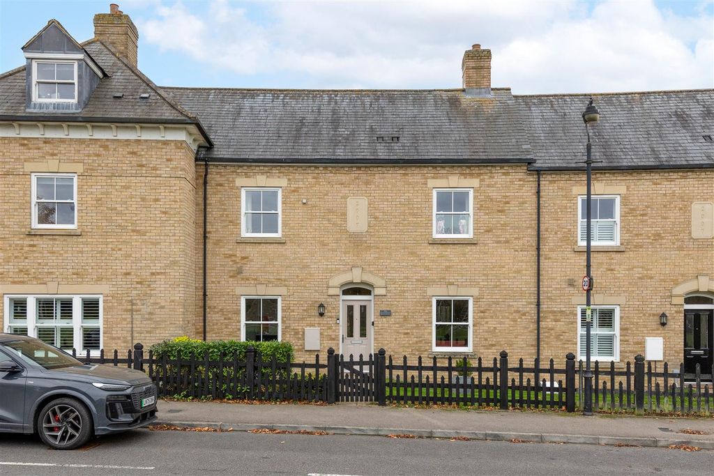 Property photo 1 of 27 Front Aspect