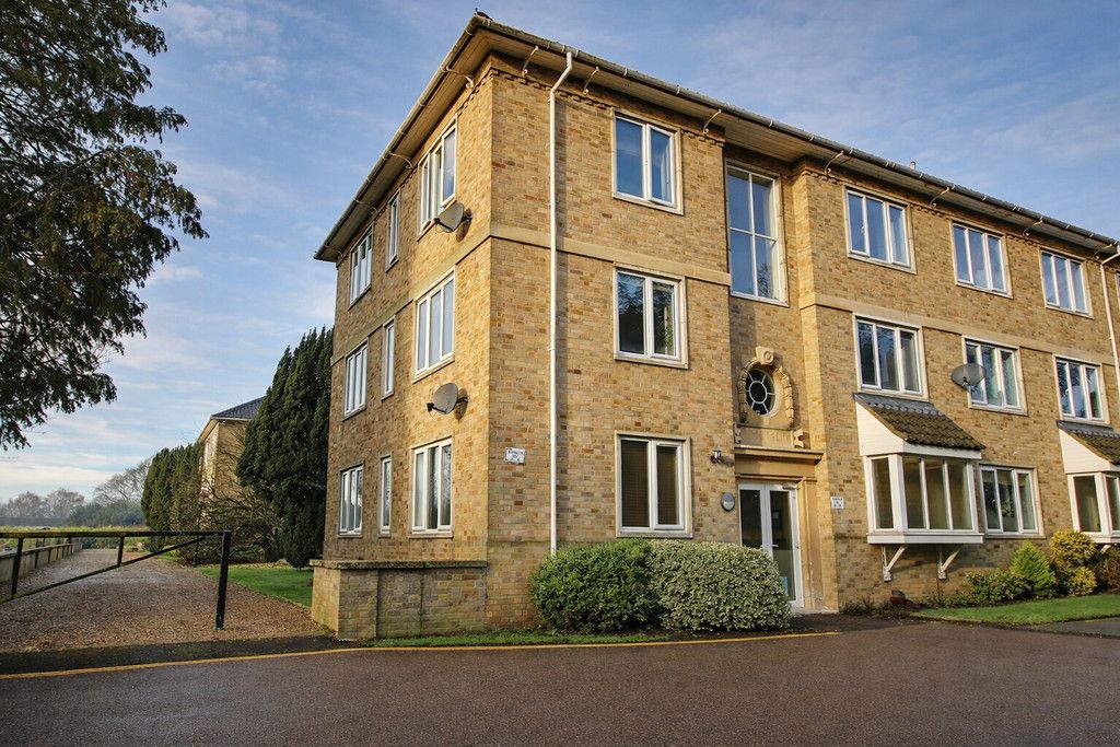 Property photo 1 of 12