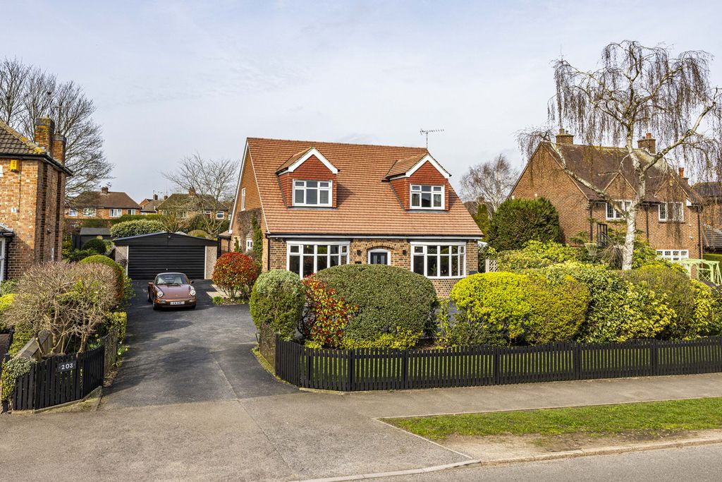 Property photo 1 of 26