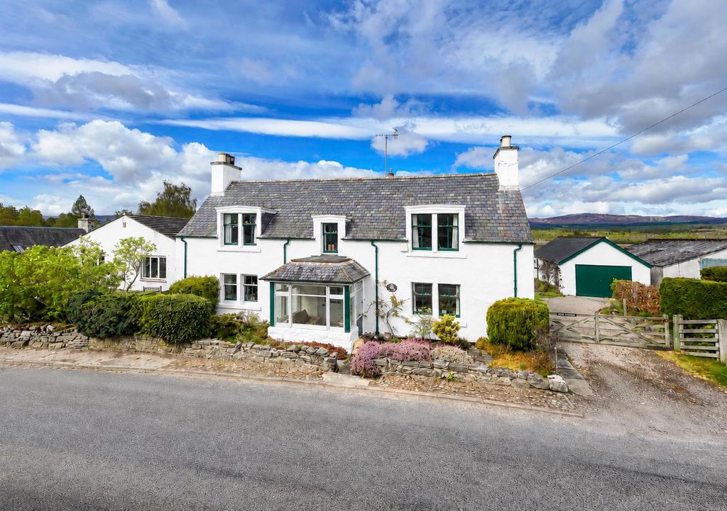 Property photo 1 of 27 Rose Cottage