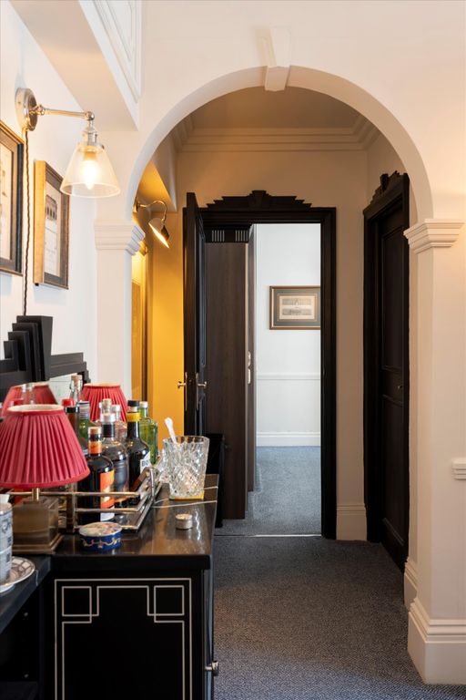 Property photo 3 of 7 Image