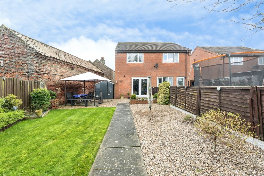 Additional image 12 of 3 bed semi-detached house for saleMain Street, Ealand, Scunthorpe DN17