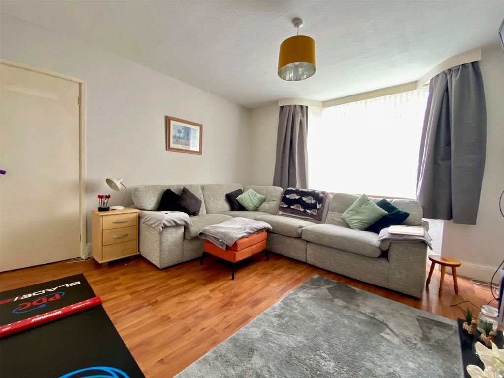 Property photo 2 of 18 Picture No. 23