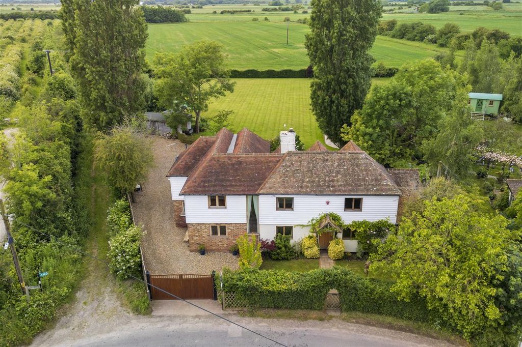 Property photo 2 of 32