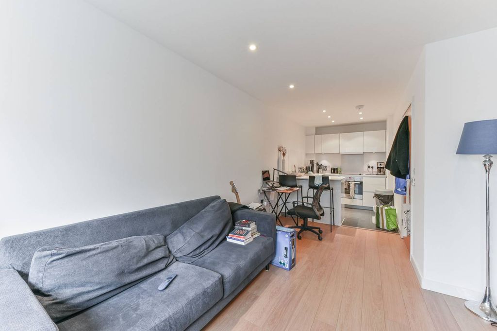 Property photo 1 of 9