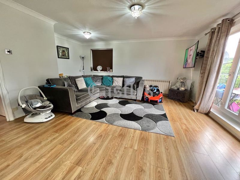 Property photo 3 of 10 Photo 2