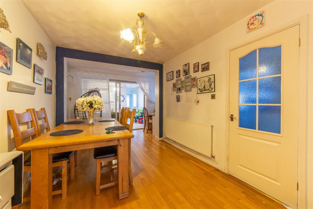 Property photo 3 of 31 697 Monnow Way-18.Jpg