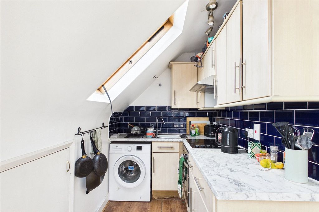 Property photo 3 of 9 Picture No. 13