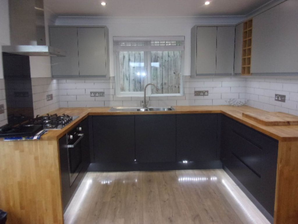 Property photo 2 of 21