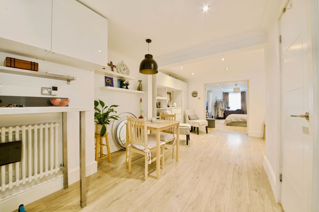 Property photo 1 of 20 Open Plan Living