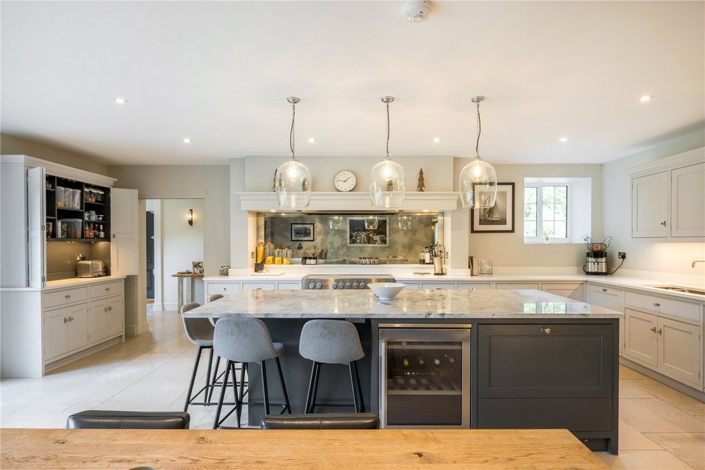 Property photo 3 of 15 Kitchen