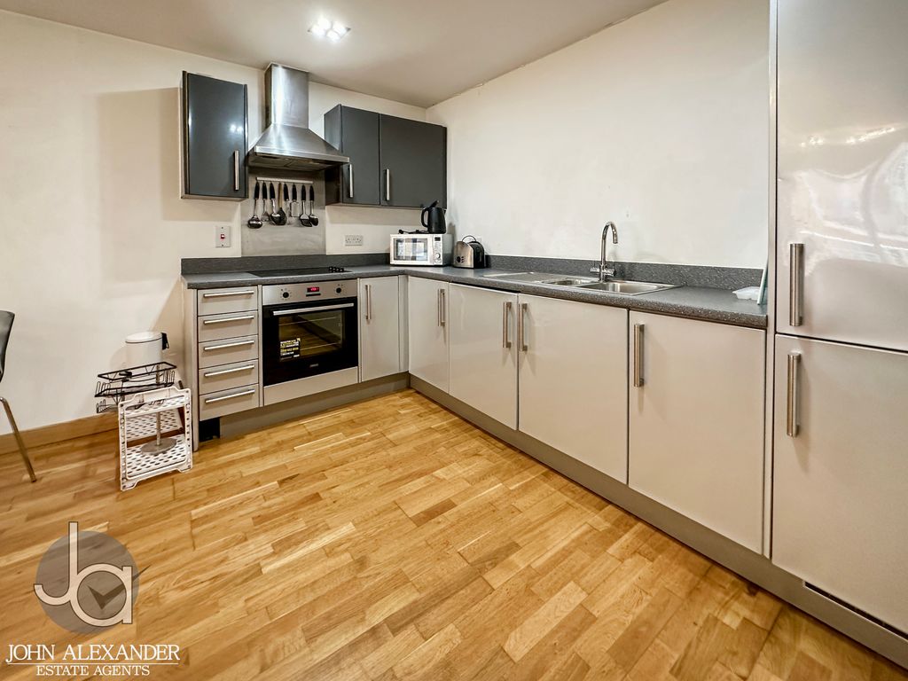Property photo 3 of 8 20260428_125045496_0.5