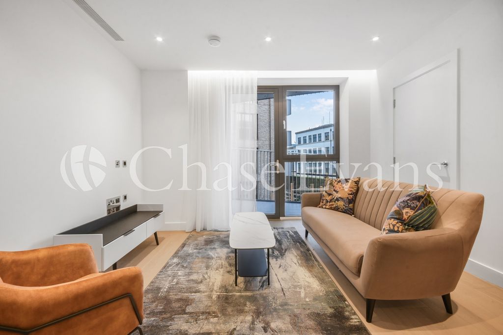 Property photo 1 of 20 Living Area - Manusc