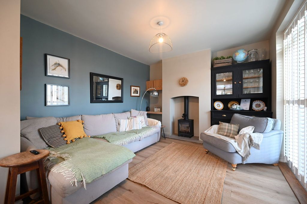 Property photo 2 of 26