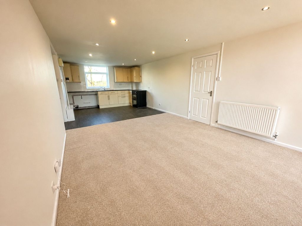 Property photo 2 of 10 Picture No. 11
