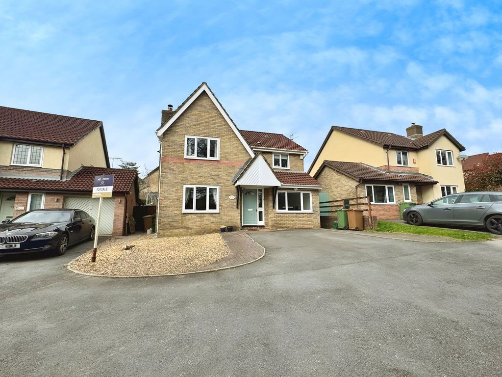Property photo 1 of 32