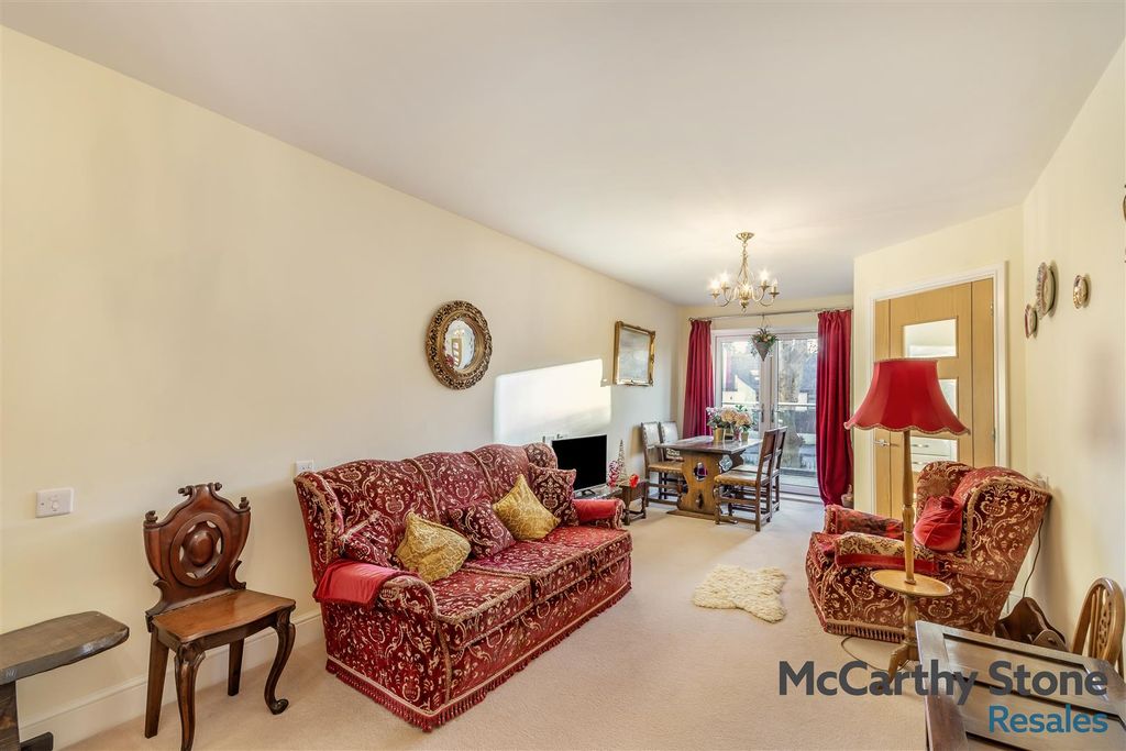 Property photo 2 of 37 8674035-Interior08.Jpg