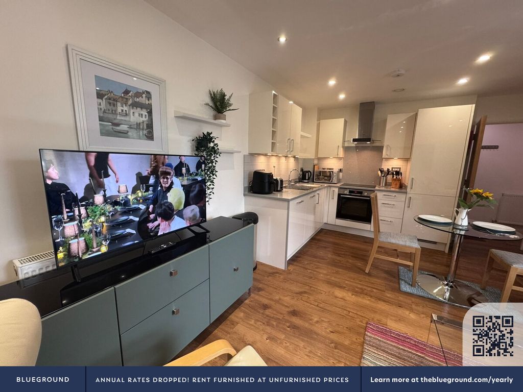 Property photo 3 of 11 Living Room