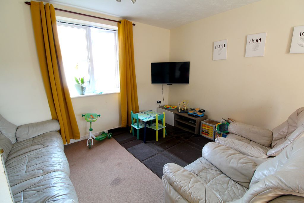 Property photo 2 of 8 Lounge/Diner