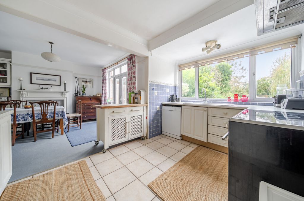 Property photo 3 of 15 1382215-15-691c64...