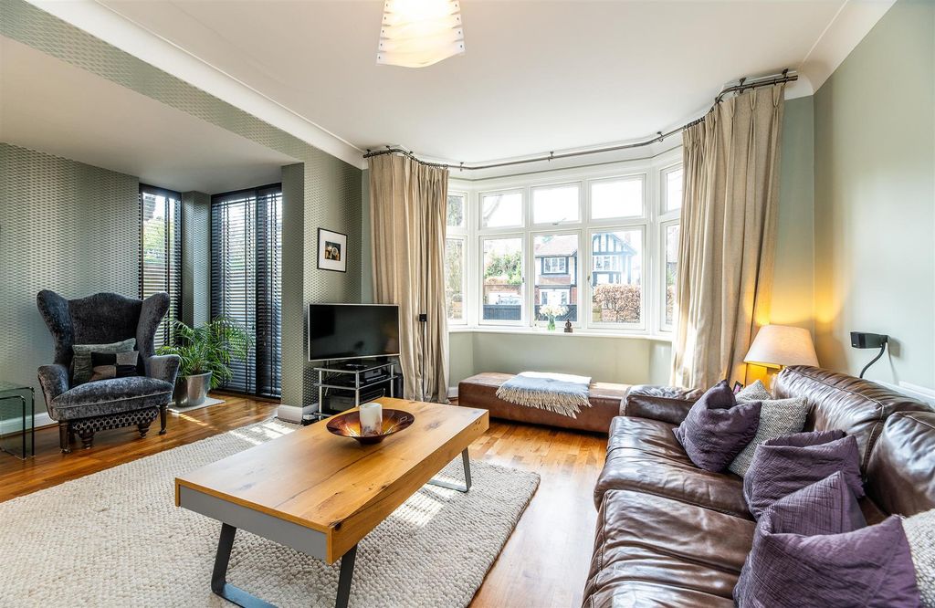 Property photo 2 of 26 59 Tavistock Drive 036