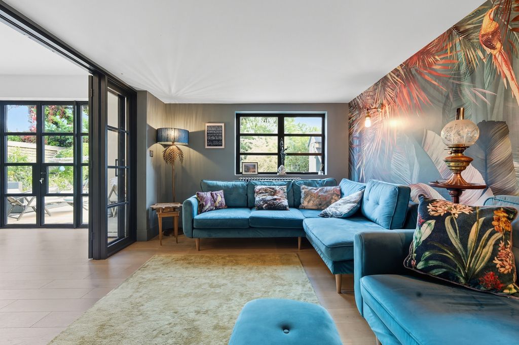 Property photo 3 of 50