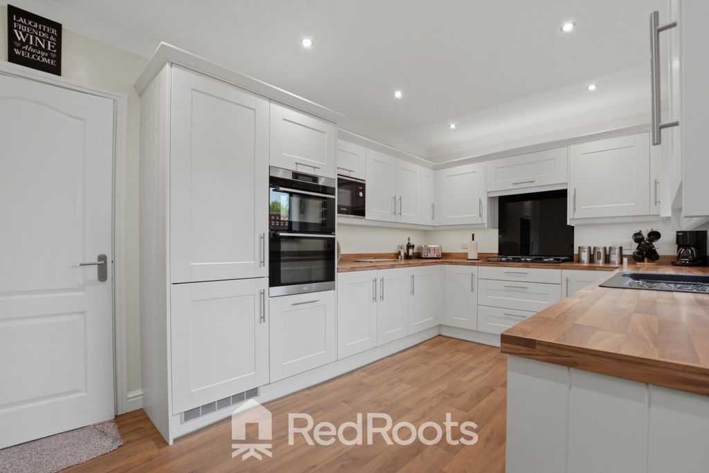 Property photo 3 of 29 5128565