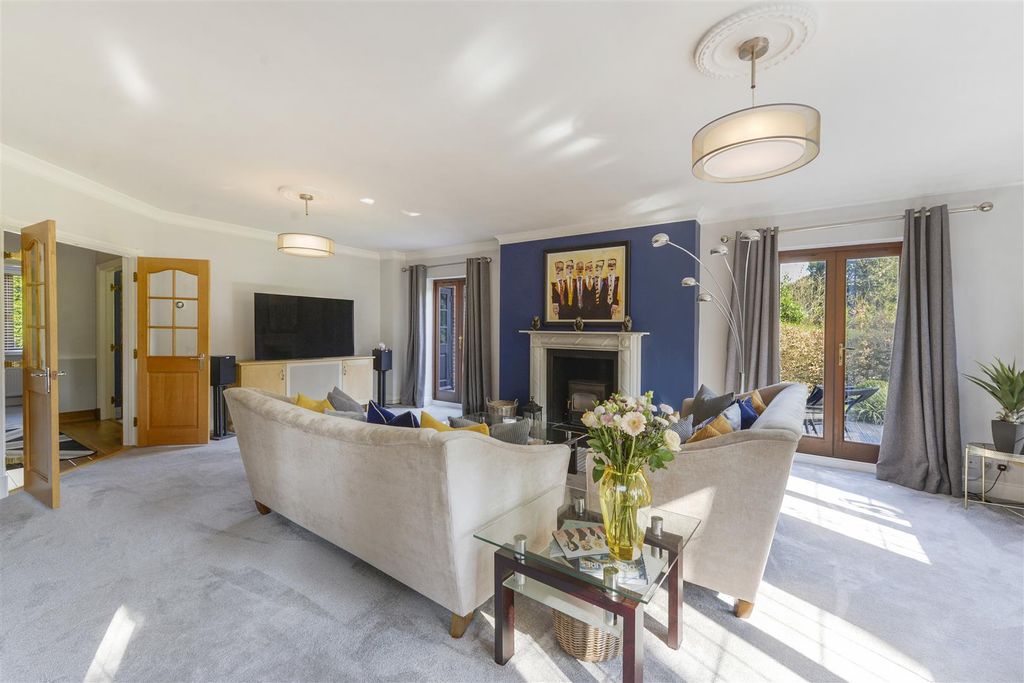 Property photo 2 of 40 23