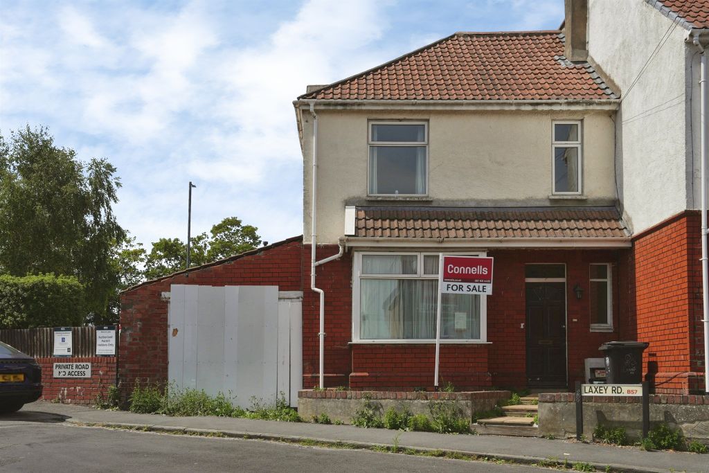 Property photo 2 of 28