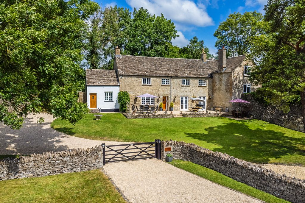 Property photo 1 of 18