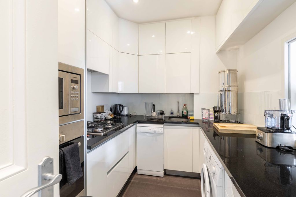 Property photo 3 of 10 Picture 3