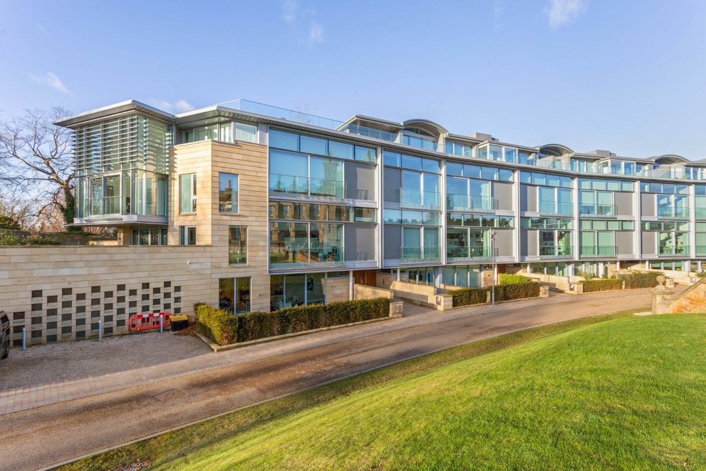 Property photo 1 of 28