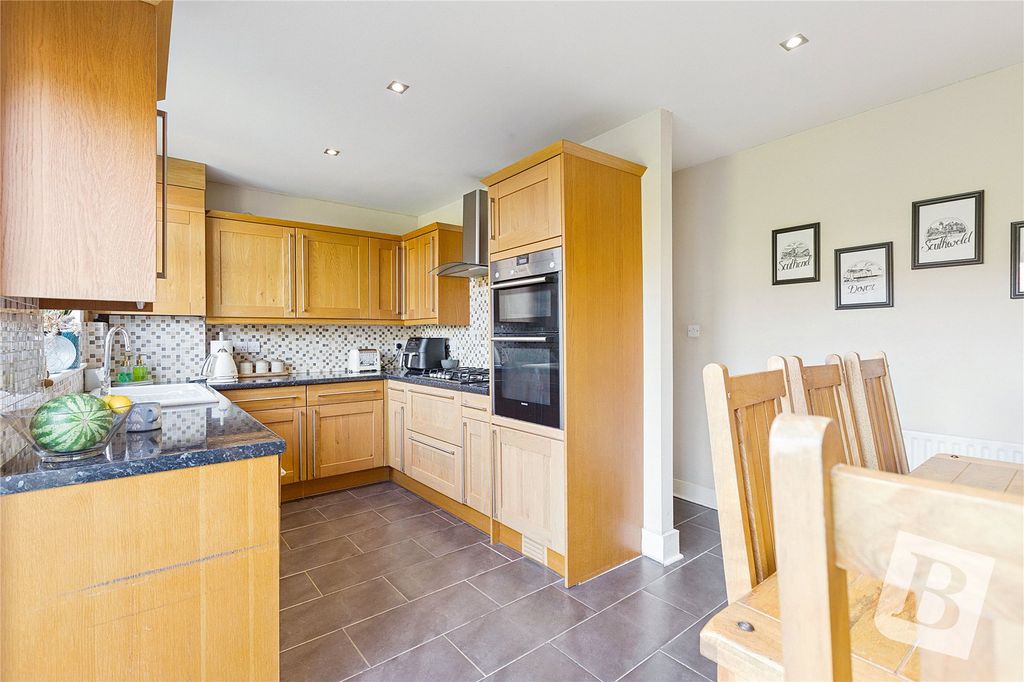 Property photo 3 of 15 Kitchen / Diner