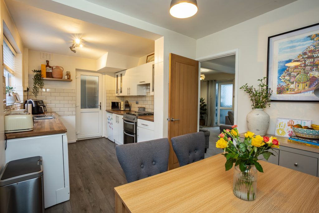 Property photo 3 of 28