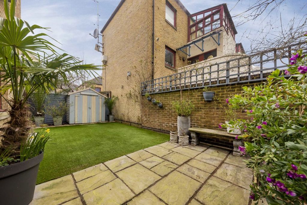 Property photo 3 of 12