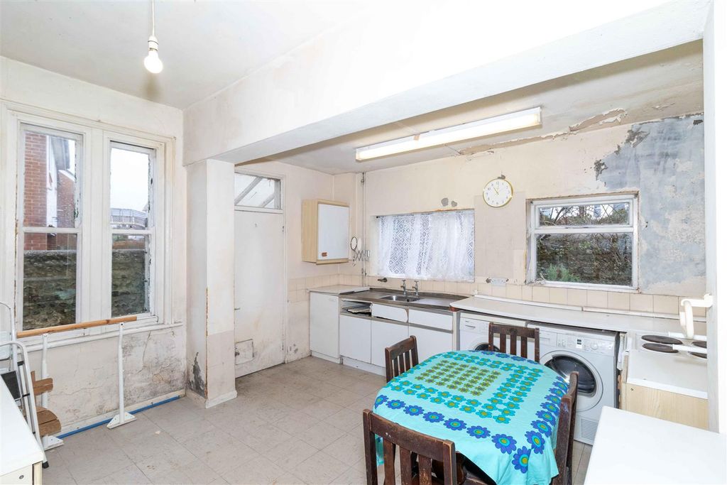 Property photo 2 of 15 Tarring-03.Jpg