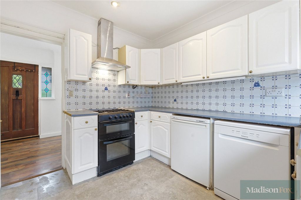 Property photo 3 of 27 Picture No. 23