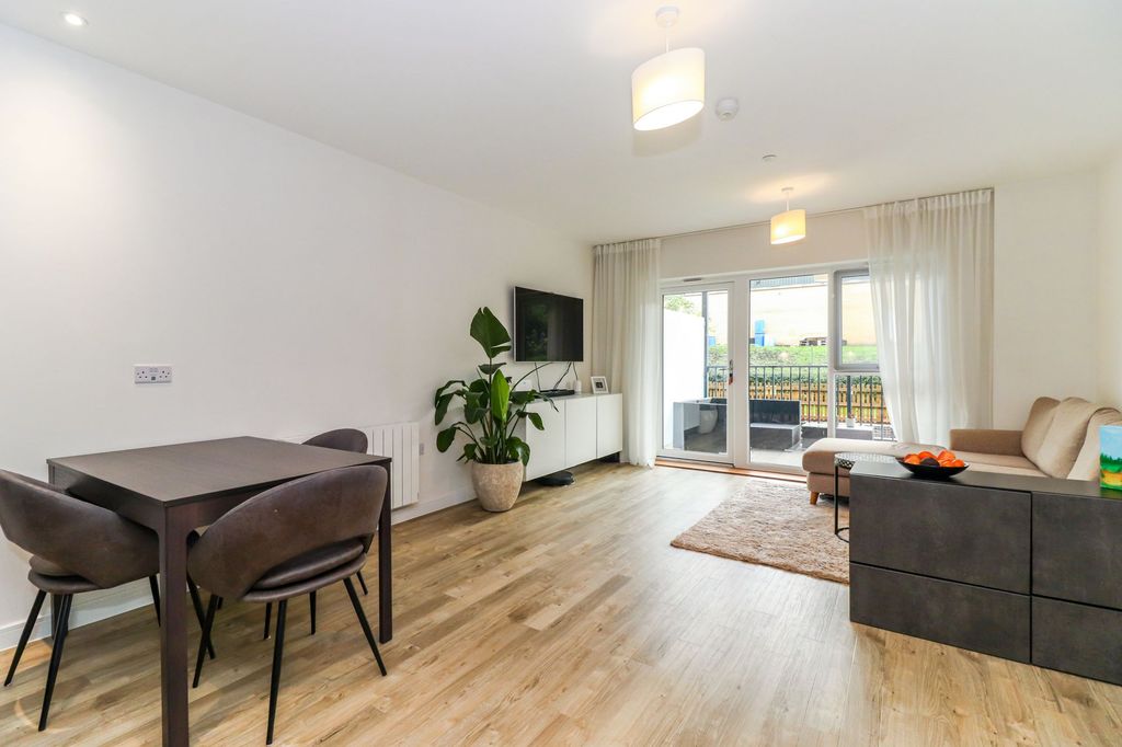 Property photo 2 of 22