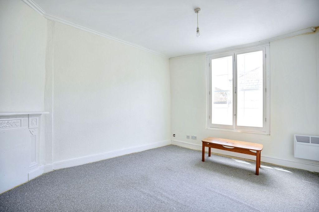Property photo 1 of 4